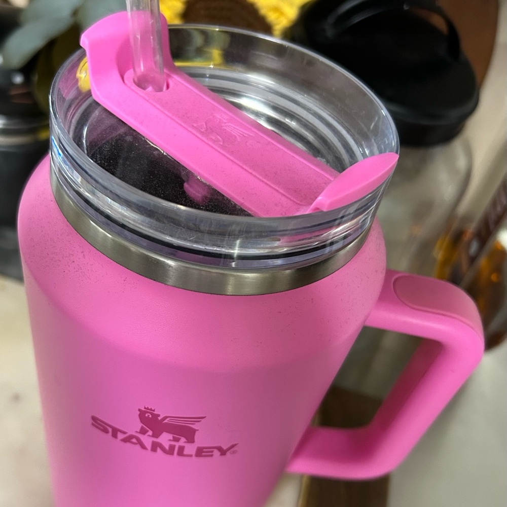 Stanley 60oz Tumbler Pink - Picture 2 of 5